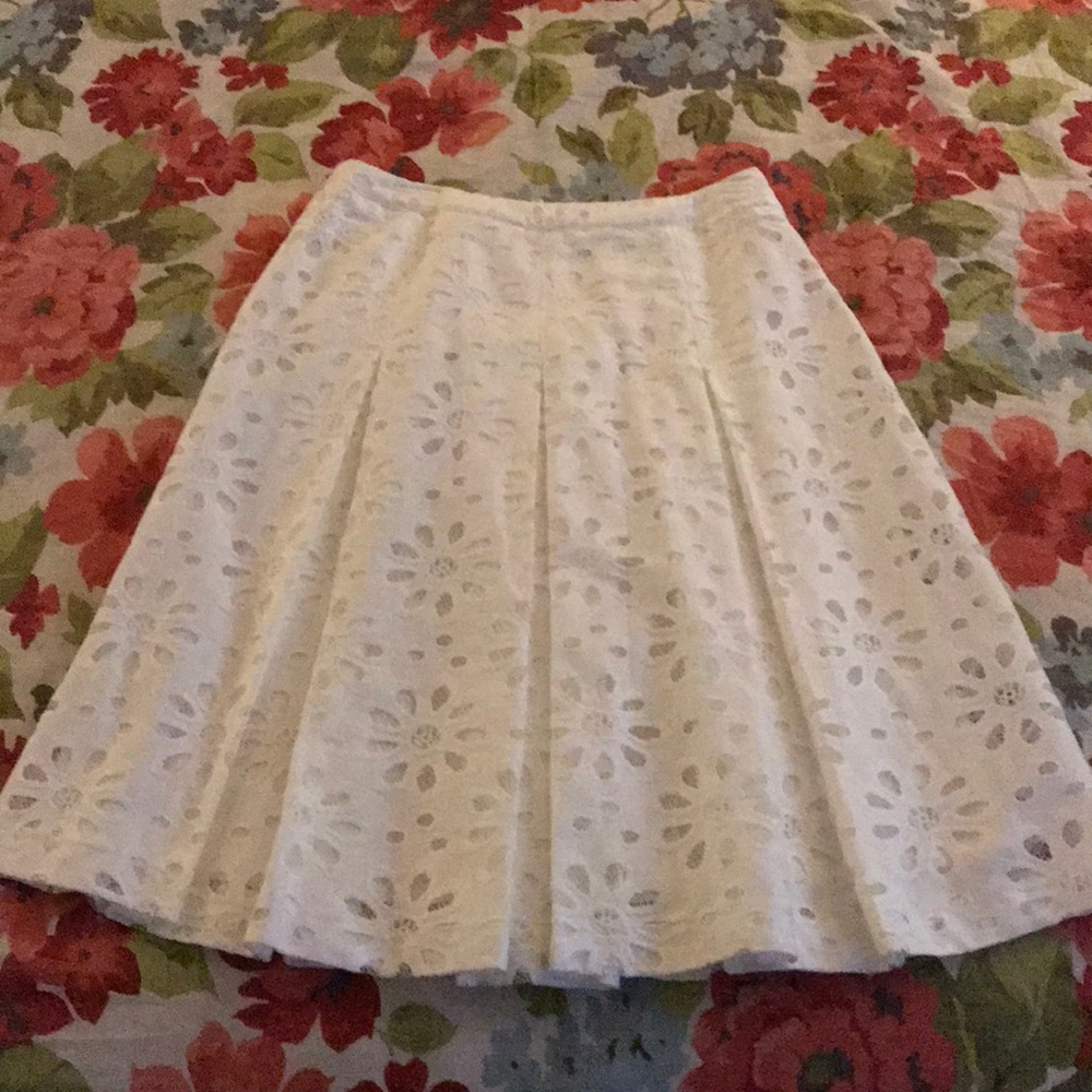 Tommy Hilfiger White Eyelet Pleated Skirt Sz 2